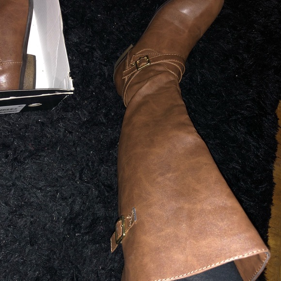 Brown leather wide leg knee boots - Picture 3 of 4